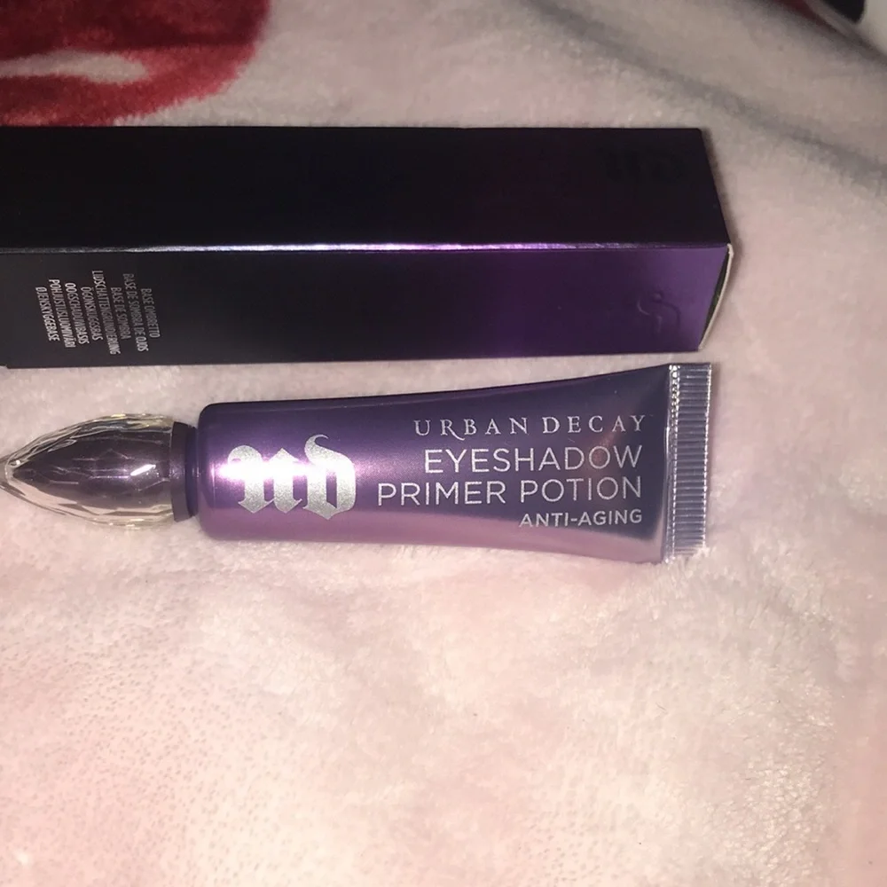 Urban Decay eyeshadow primer - Picture 4 of 6